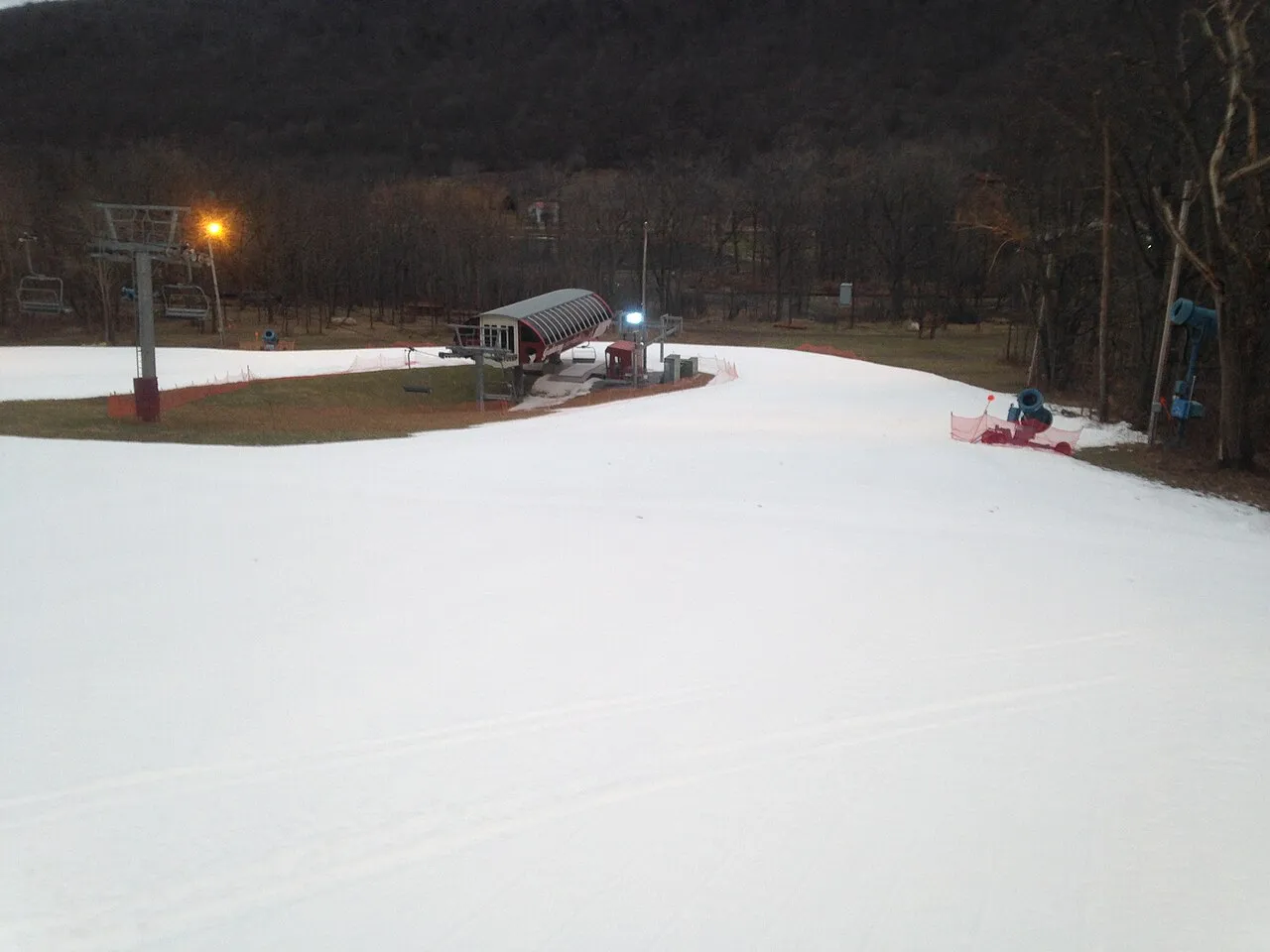 High speed chairlift at en:Bristol Mountain ski resort in NY.
