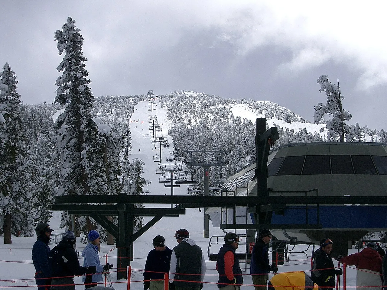 Heavenly Ski Resort ski lift , with base at 9136 foot (2785 m) elevation.