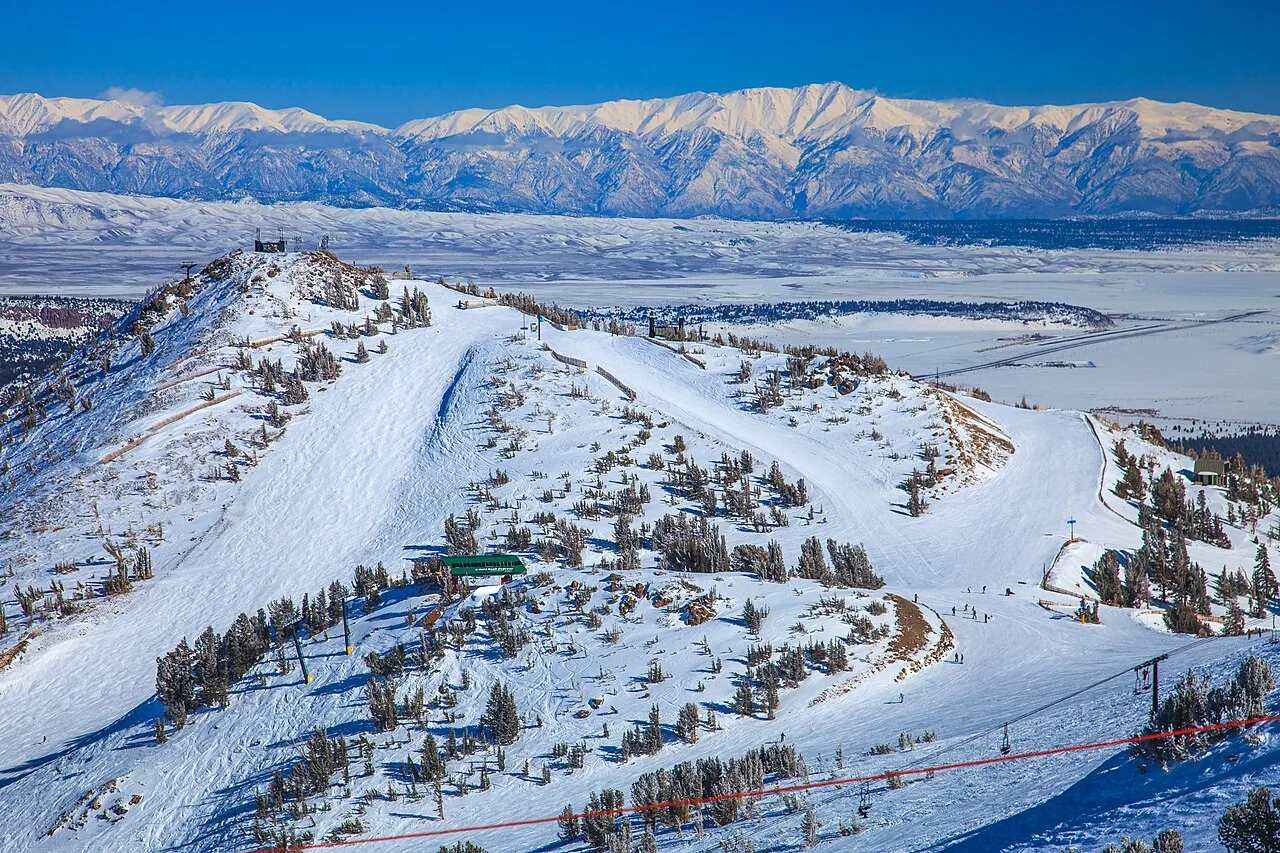 Mammoth Mtn ski area