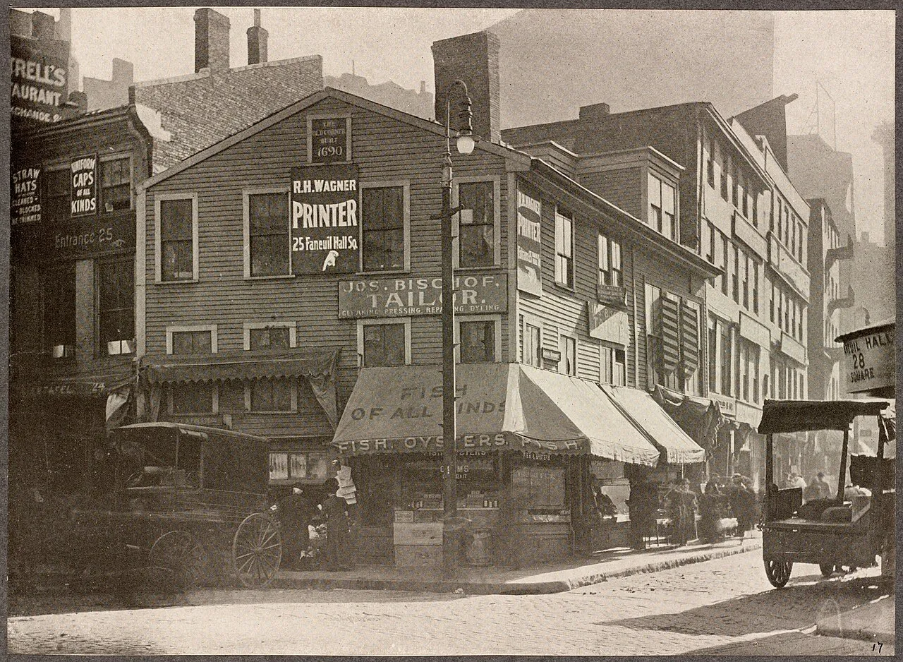Dock Square - DPLA - 08f5b9f0da71aa128699c3dfeb80ccc9